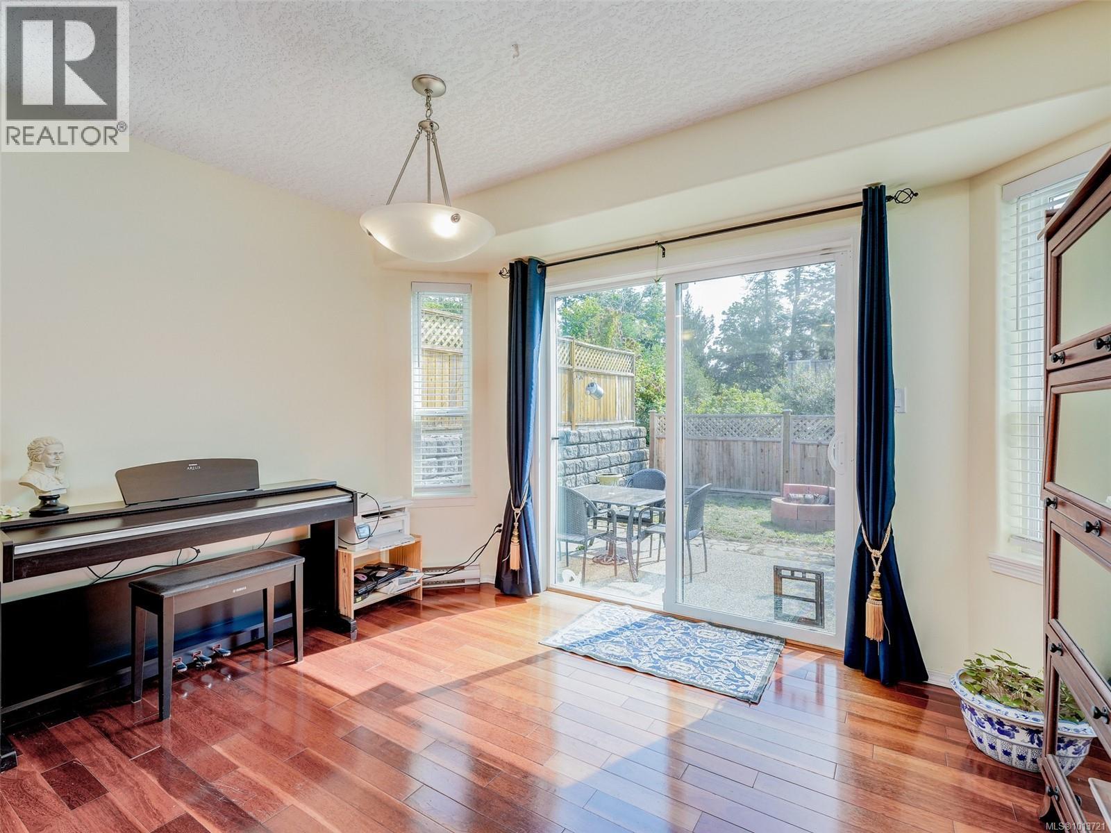  6721 Charlene Place, Sooke