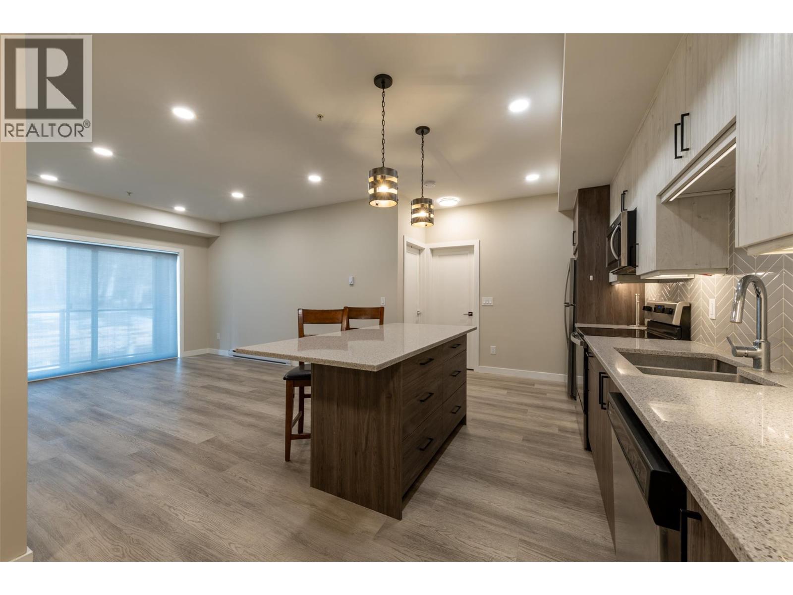 #203 1200 11TH AVENUE N - 22