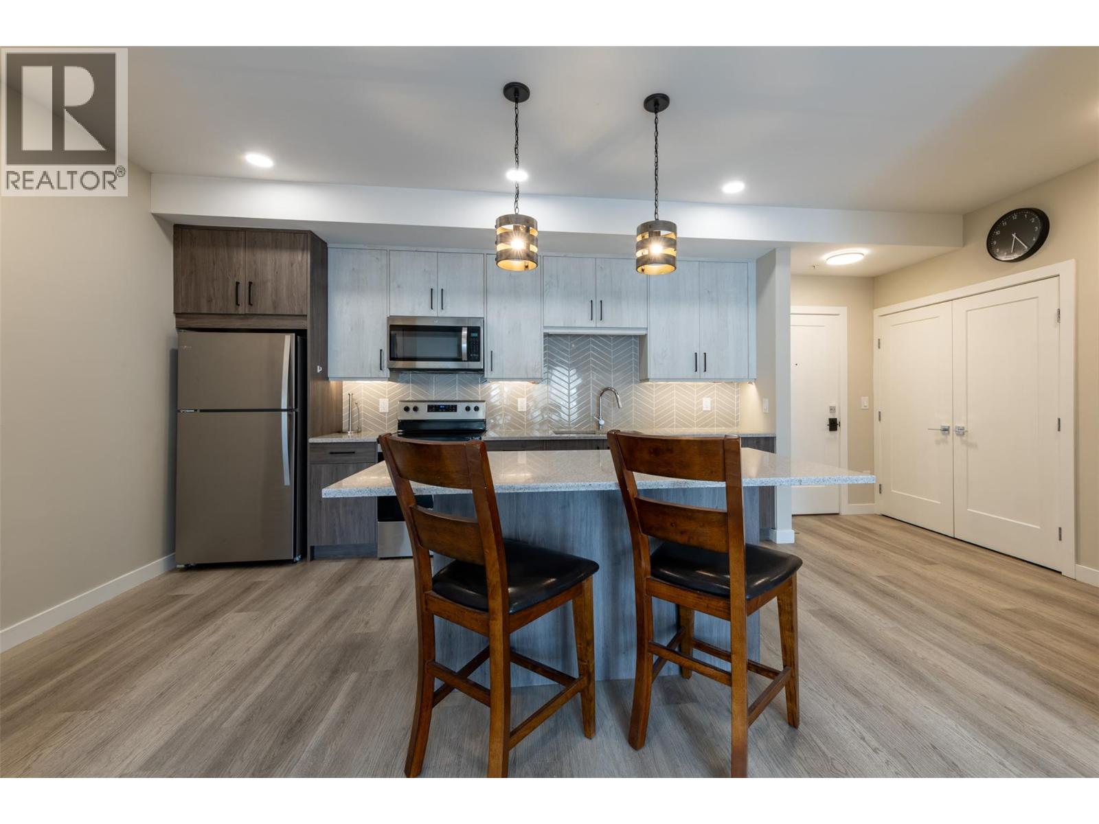 #203 1200 11TH AVENUE N - 23