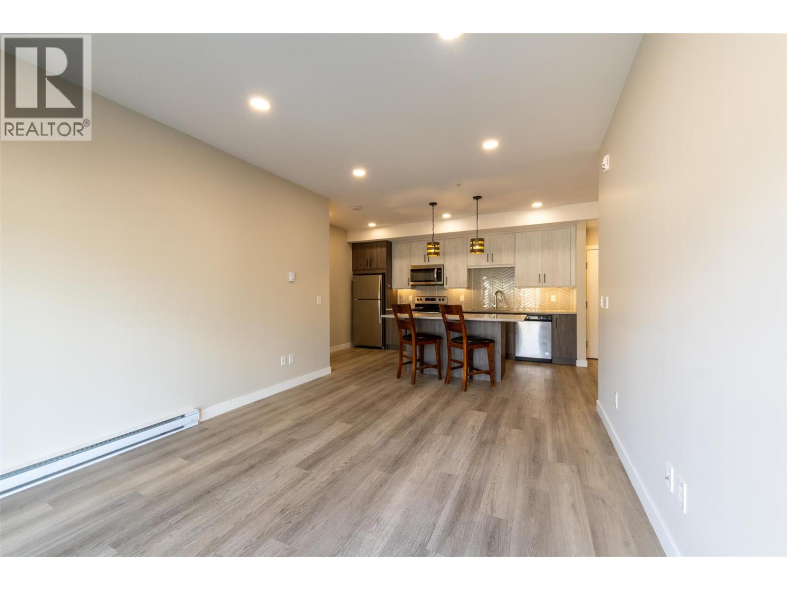 #203 1200 11TH AVENUE N - 27