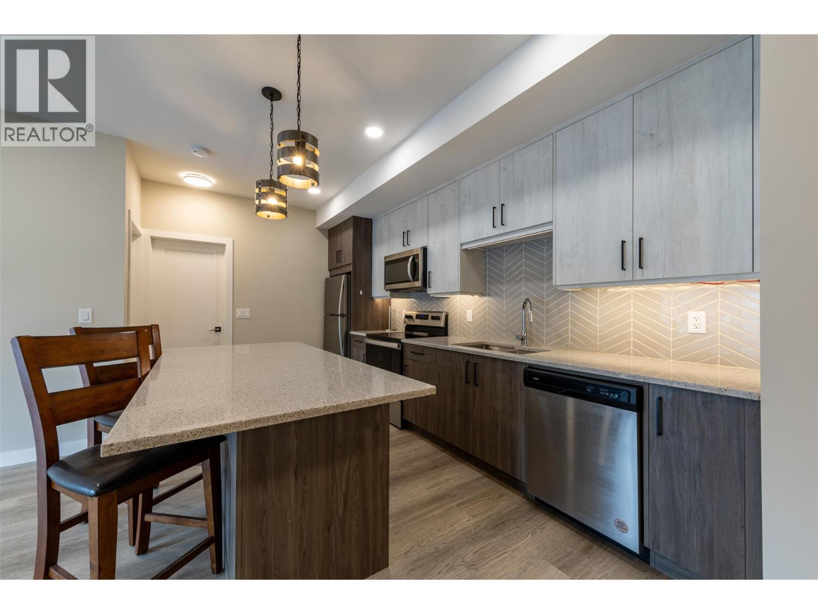 #203 1200 11TH AVENUE N - 25