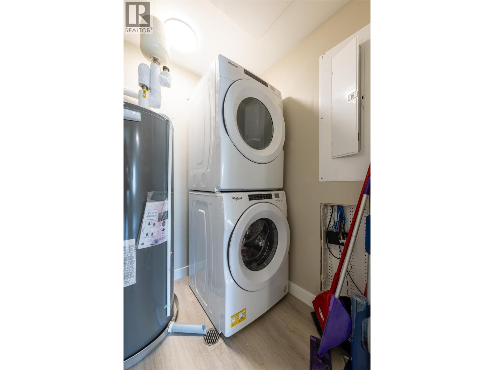 #203 1200 11TH AVENUE N - 37