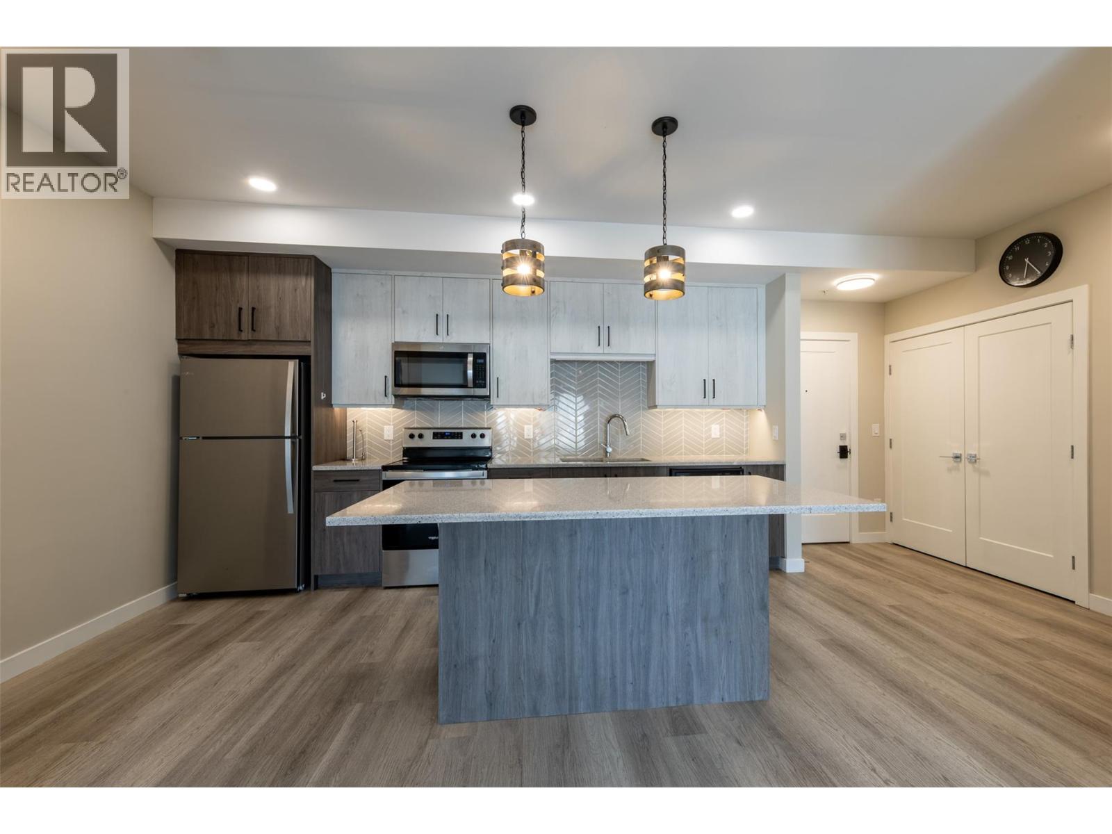 #203 1200 11TH AVENUE N - 24