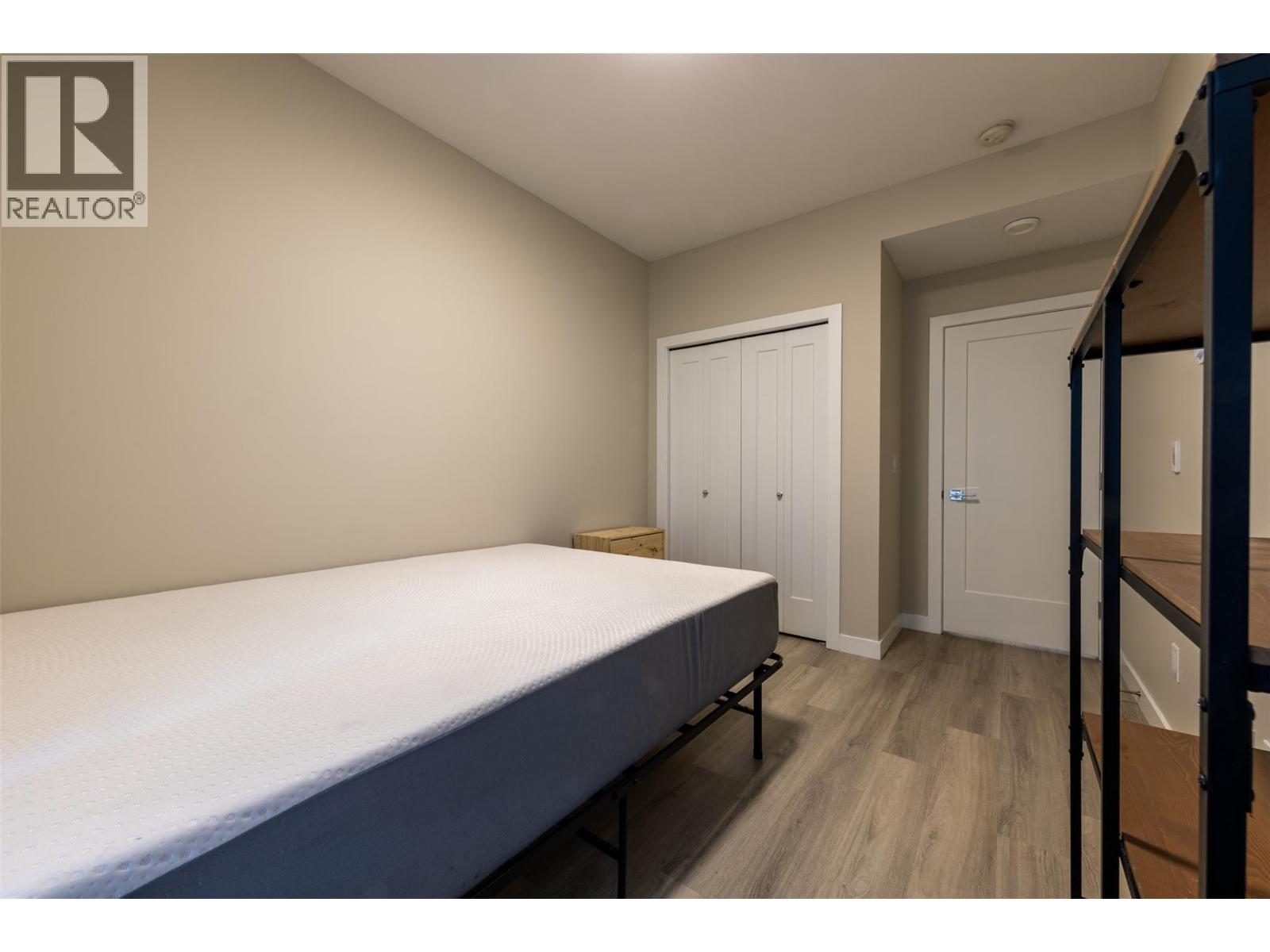 #203 1200 11TH AVENUE N - 32