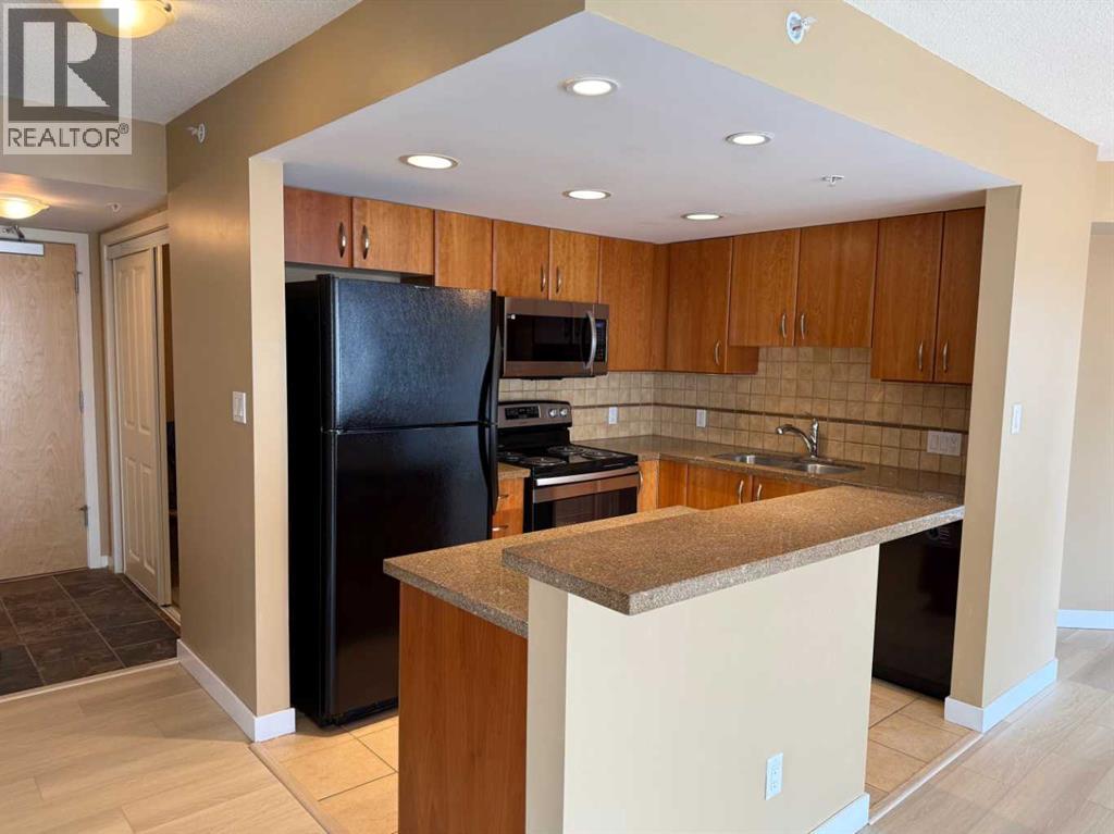 Single Family House for Sale in    Avenue SW Downtown West End Calgary 