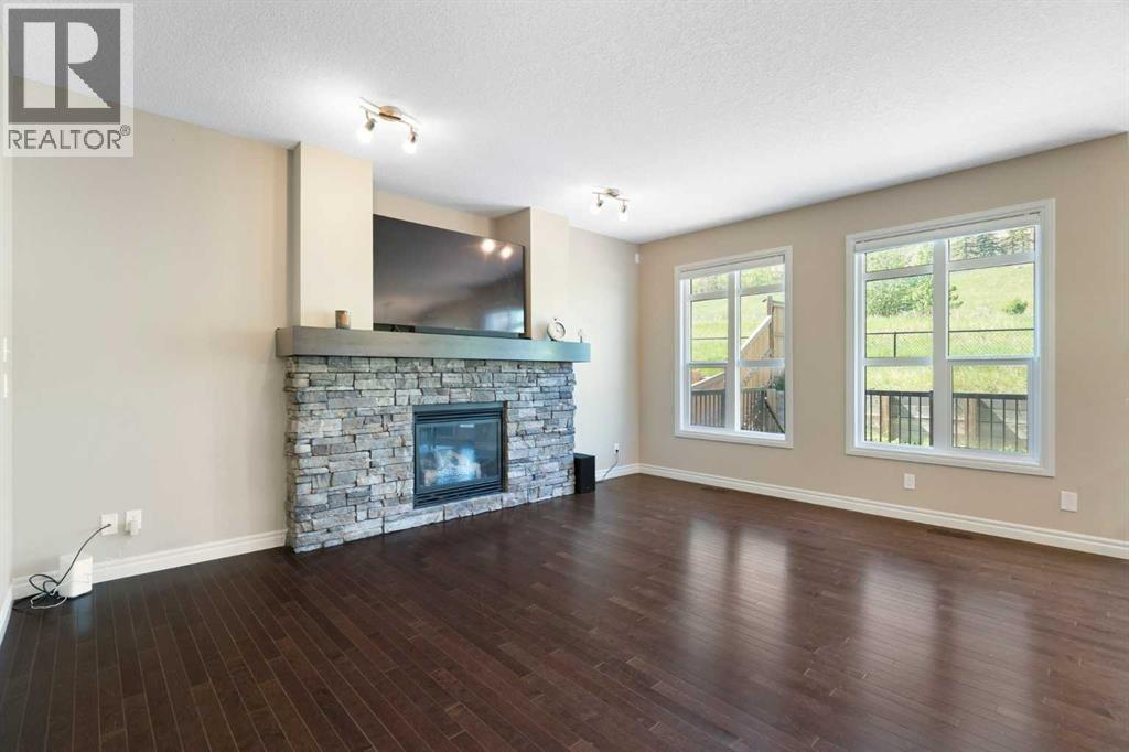 Single Family House for Sale in  Sherwood Mount NW Sherwood Calgary 