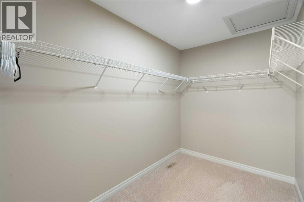 Single Family House for Sale in  Sherwood Mount NW Sherwood Calgary 