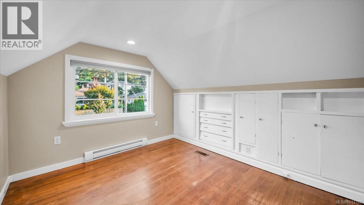 Single Family House Tudor for Sale in  Finlayson St Victoria 
