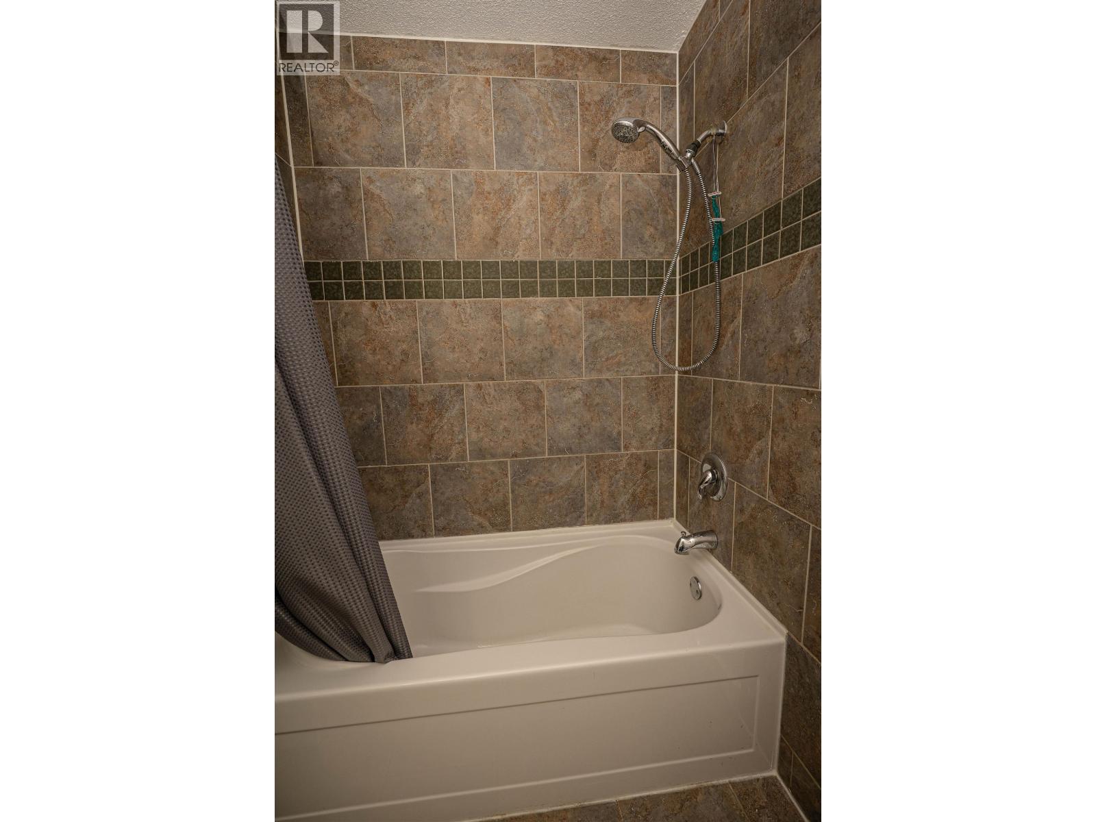 880 PIGEON AVENUE, Williams Lake