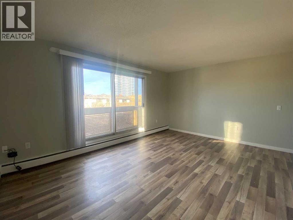 Multi-family House for Sale in   Avenue SW Sunalta Calgary 