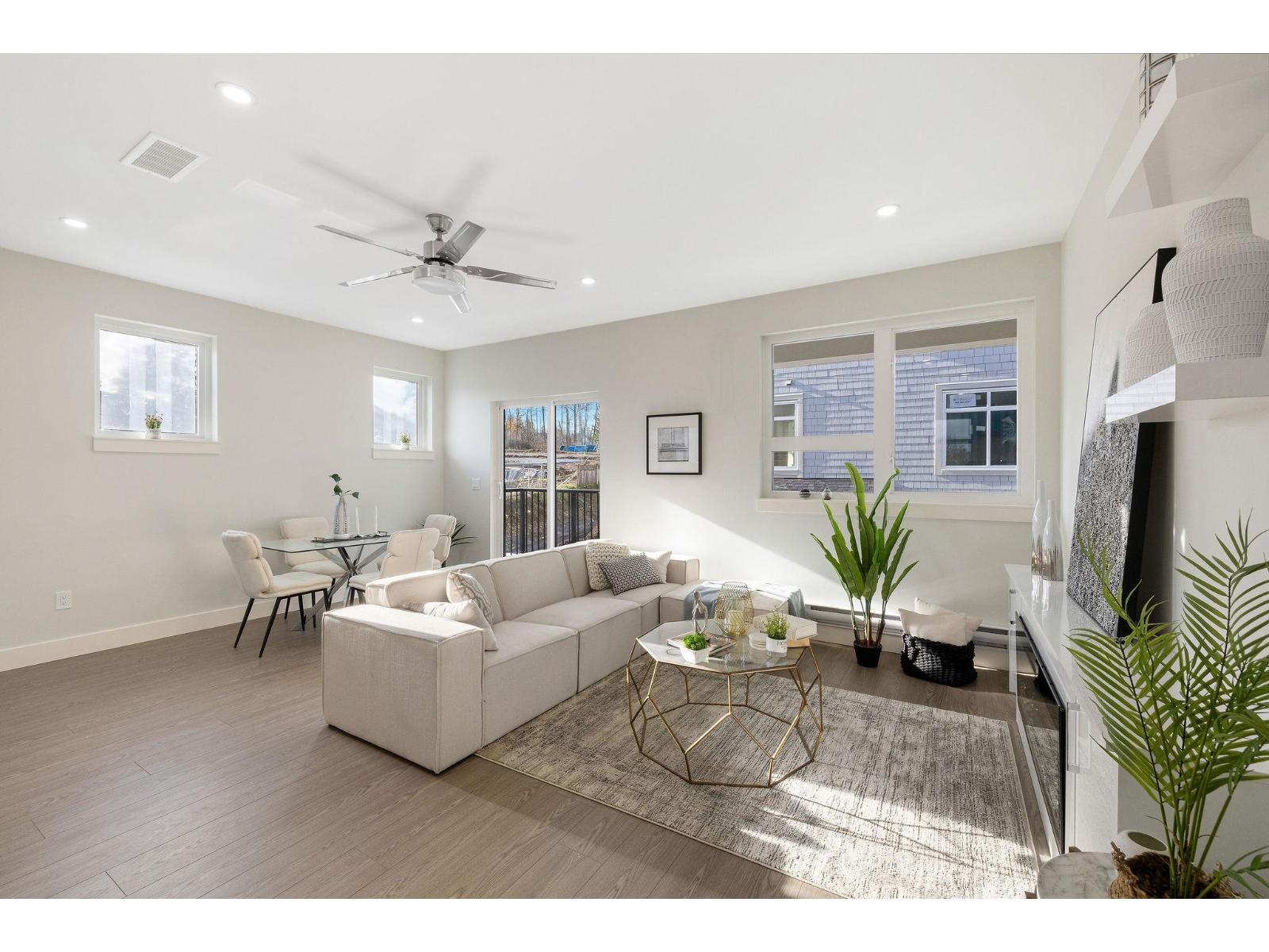 3 14391 61A AVENUE, Surrey