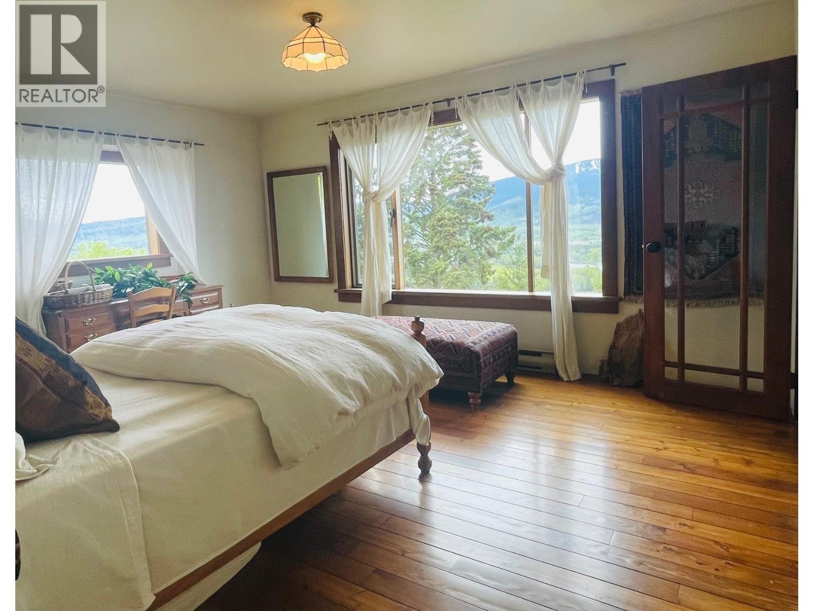 3272 MILLAR ROAD, Smithers