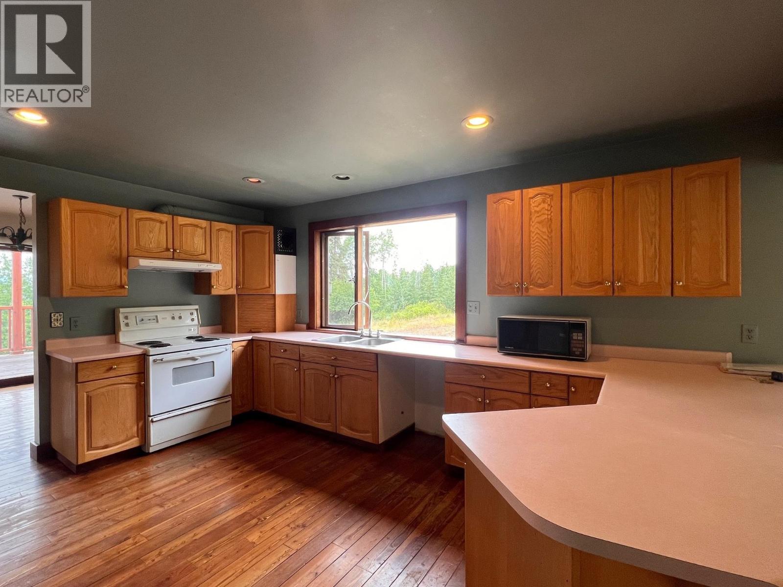 3272 MILLAR ROAD, Smithers