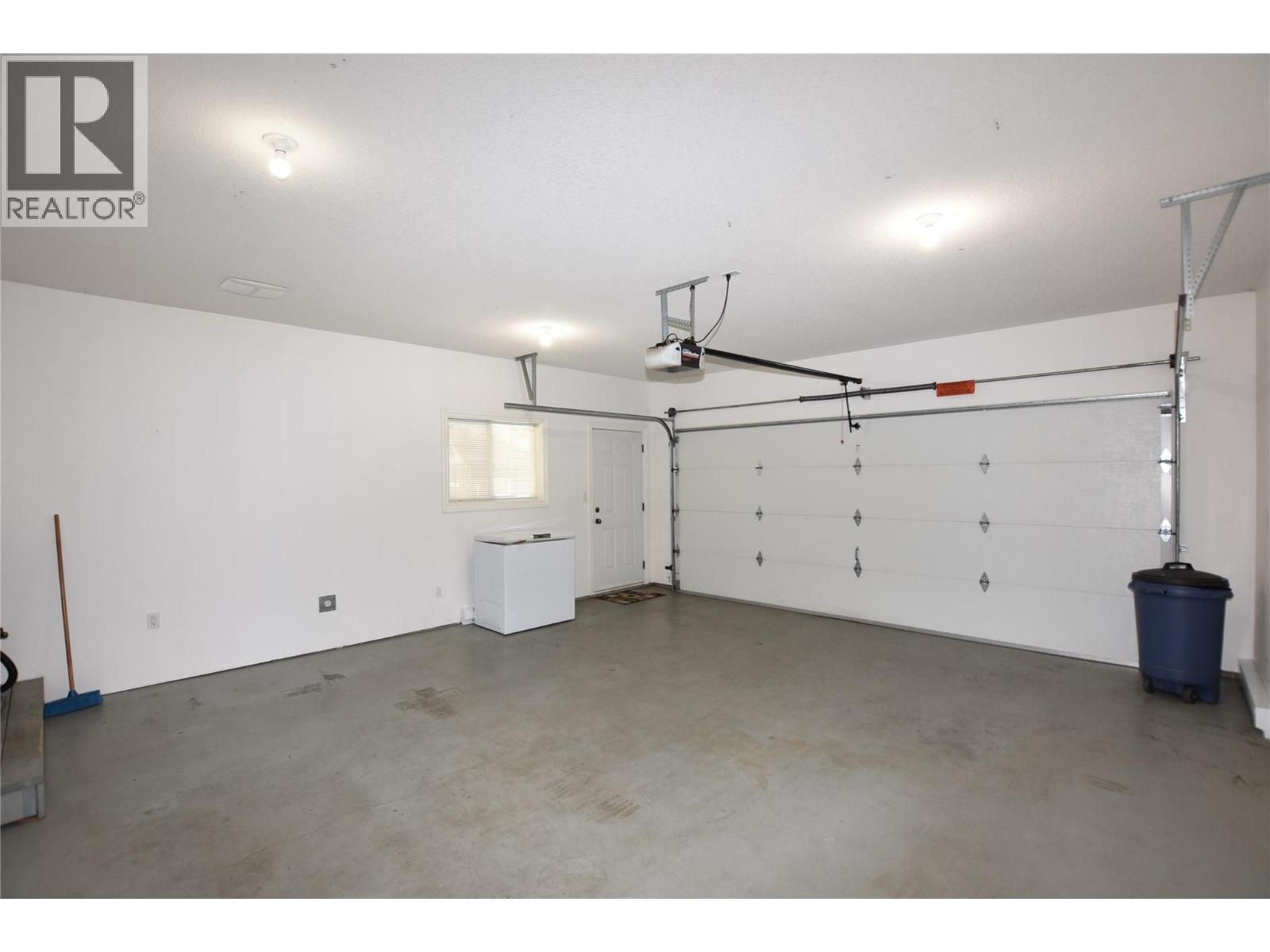  312 Grouse Avenue, Vernon