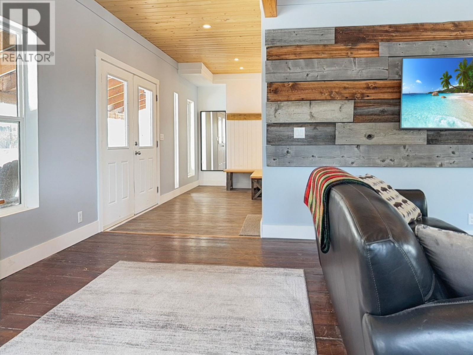 6547 CHILCOTIN 20 HIGHWAY - 21