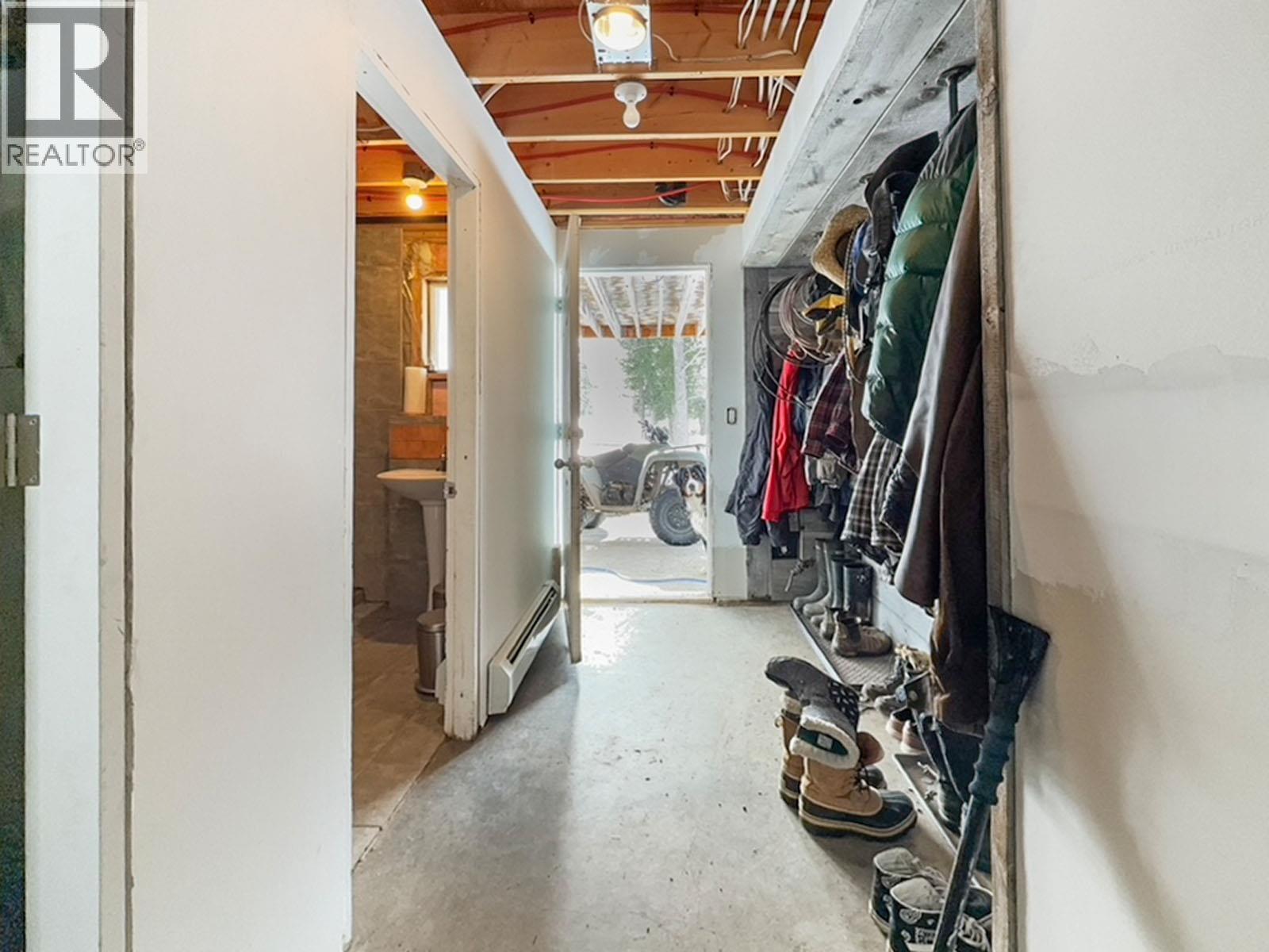 6547 CHILCOTIN 20 HIGHWAY - 25