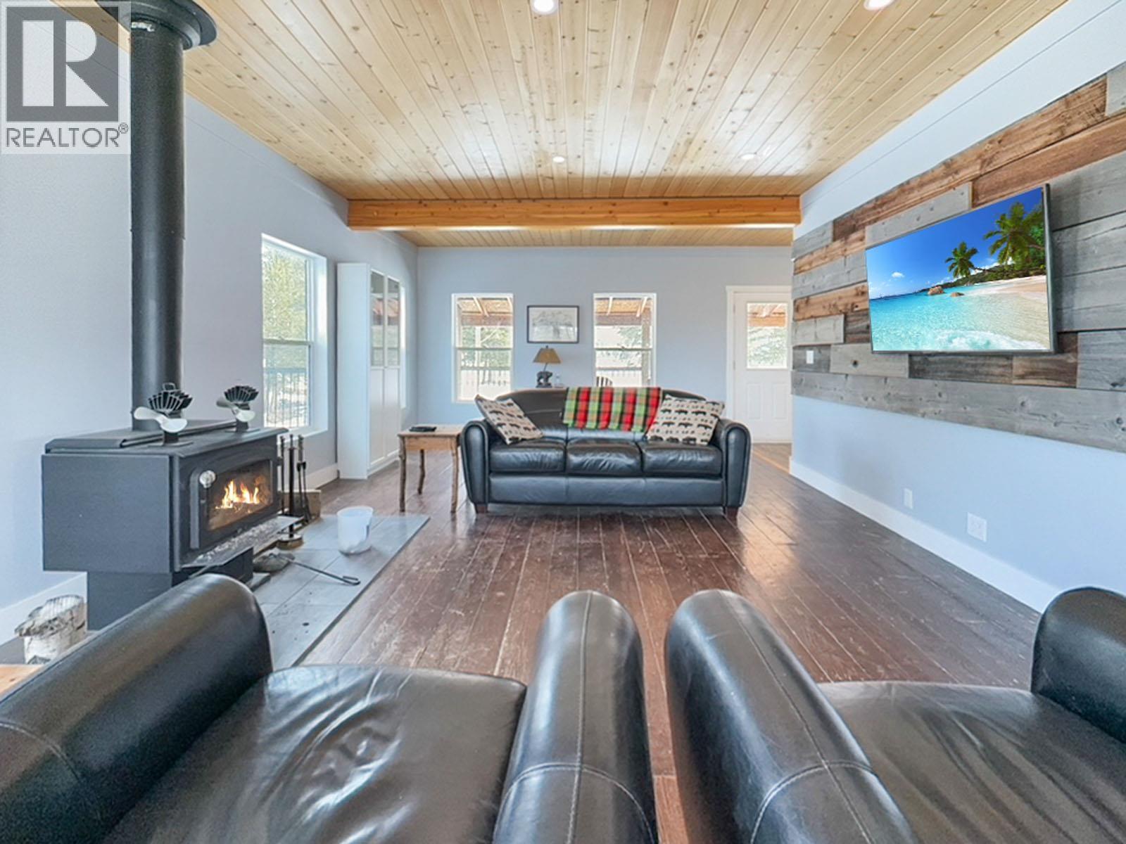 6547 CHILCOTIN 20 HIGHWAY - 22