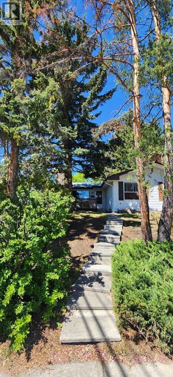Single Family House Bungalow for Sale in  Vallance Crescent NW Varsity Calgary 