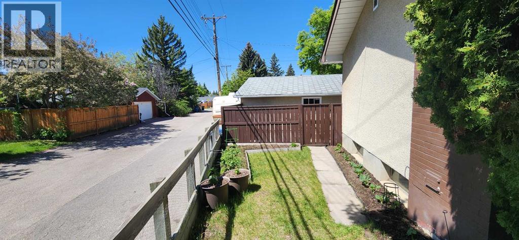 Single Family House Bungalow for Sale in  Vallance Crescent NW Varsity Calgary 