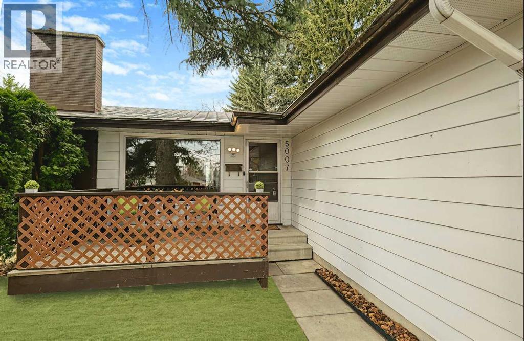 Single Family House Bungalow for Sale in  Vallance Crescent NW Varsity Calgary 