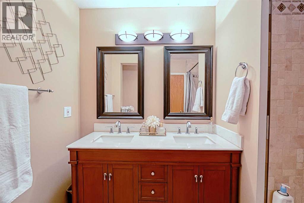 Single Family House Bungalow for Sale in  Vallance Crescent NW Varsity Calgary 