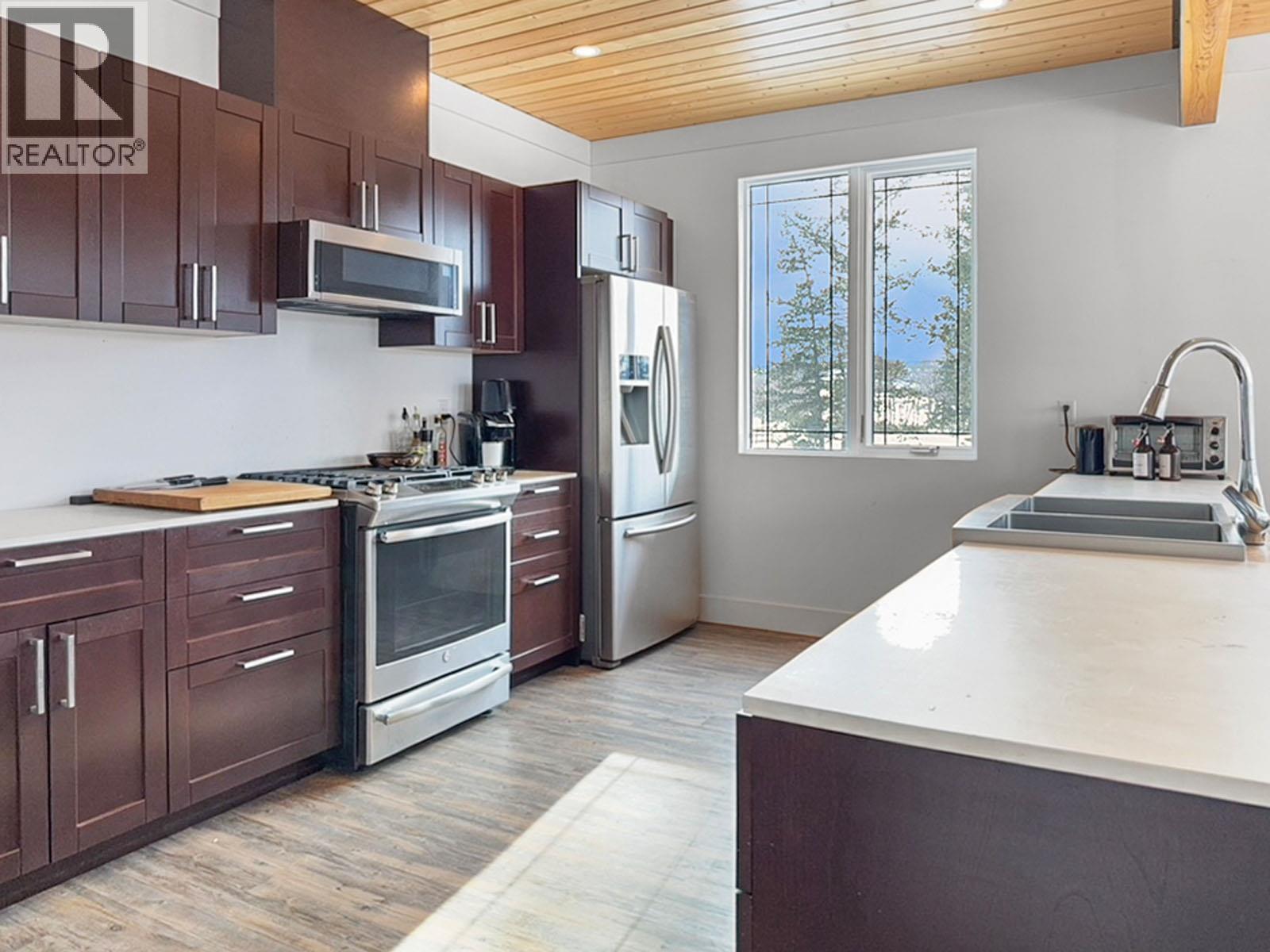 6547 CHILCOTIN 20 HIGHWAY - 32