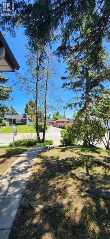 Single Family House Bungalow for Sale in  Vallance Crescent NW Varsity Calgary 