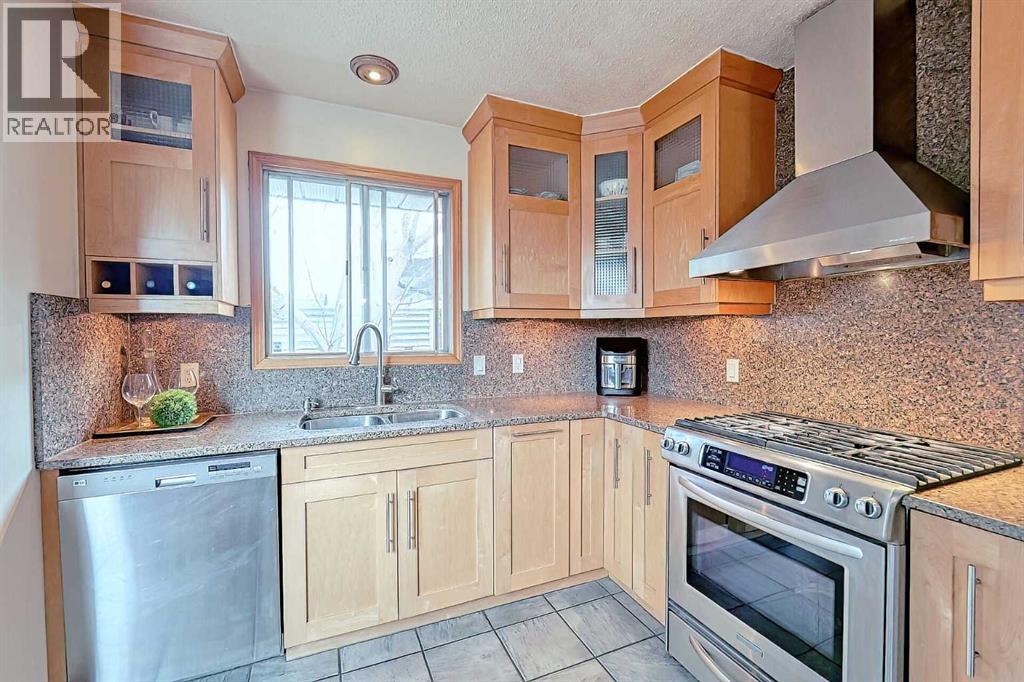Single Family House Bungalow for Sale in  Vallance Crescent NW Varsity Calgary 