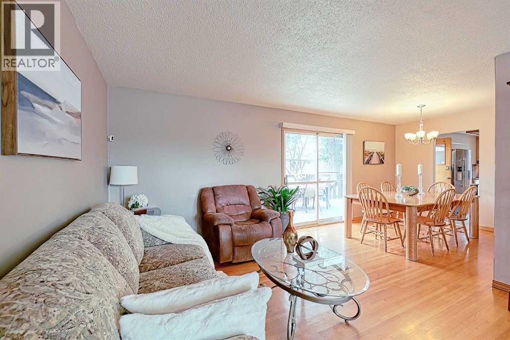 Single Family House Bungalow for Sale in  Vallance Crescent NW Varsity Calgary 