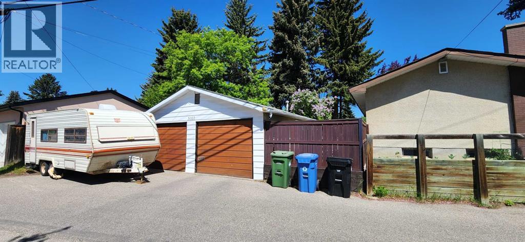 Single Family House Bungalow for Sale in  Vallance Crescent NW Varsity Calgary 