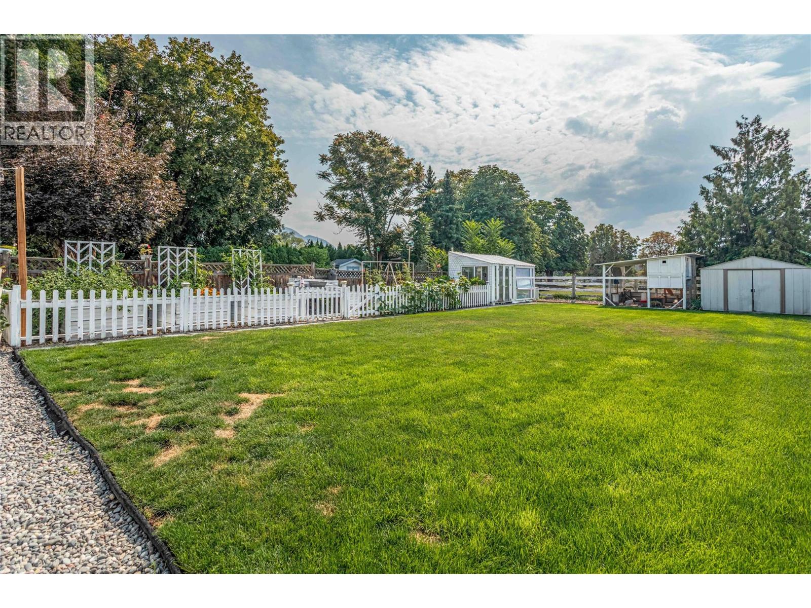  427 Killarney Road, Kelowna