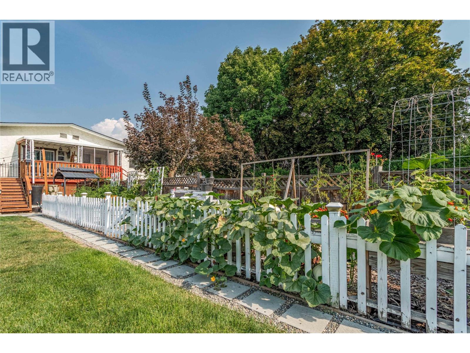  427 Killarney Road, Kelowna