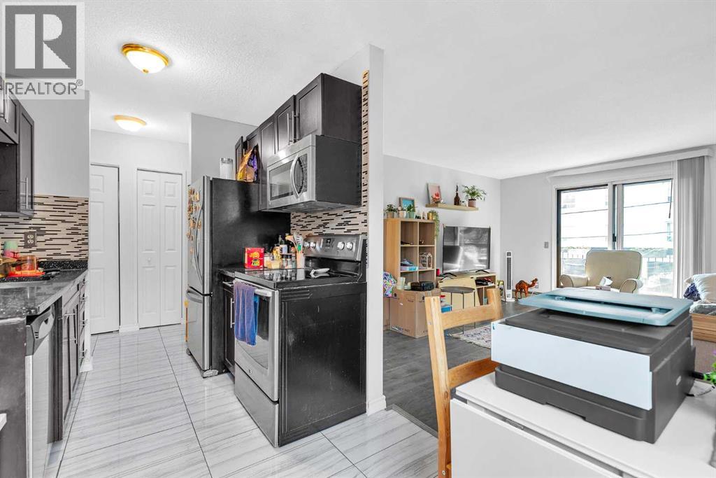 Single Family House for Sale in   A Street SW Bankview Calgary 