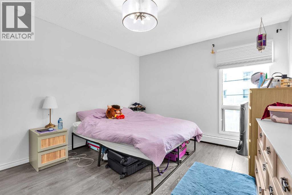Single Family House for Sale in   A Street SW Bankview Calgary 