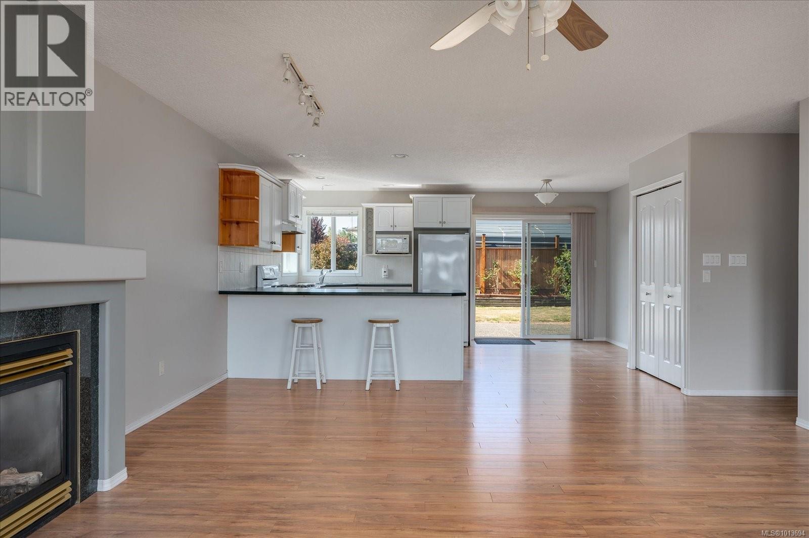 255 Strawberry Cres, Parksville