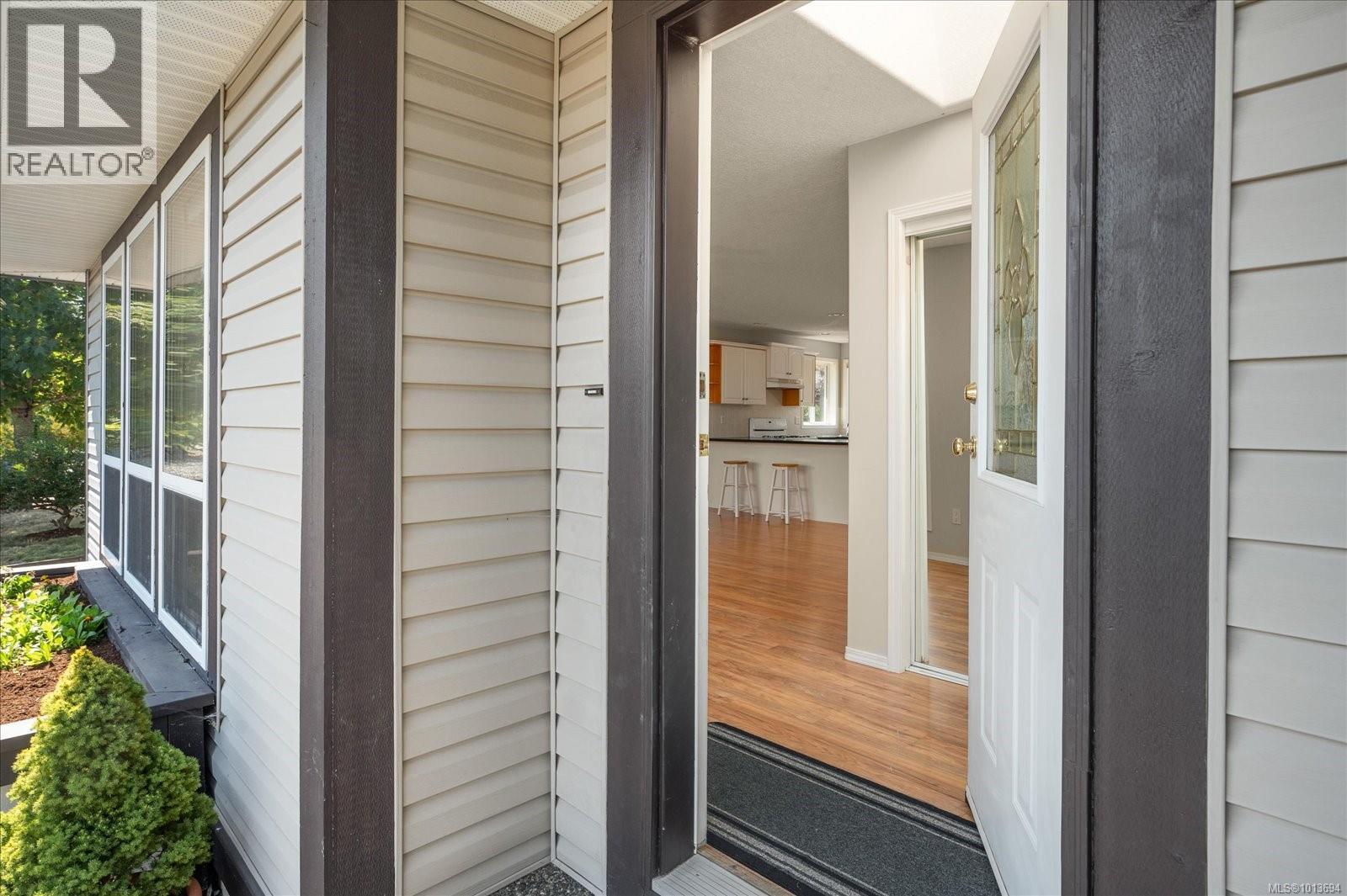 255 Strawberry Cres, Parksville