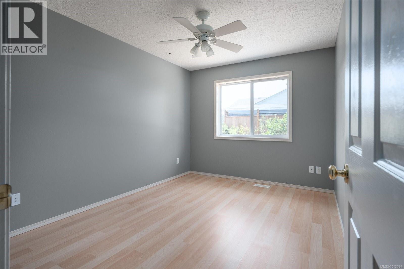 255 Strawberry Cres, Parksville