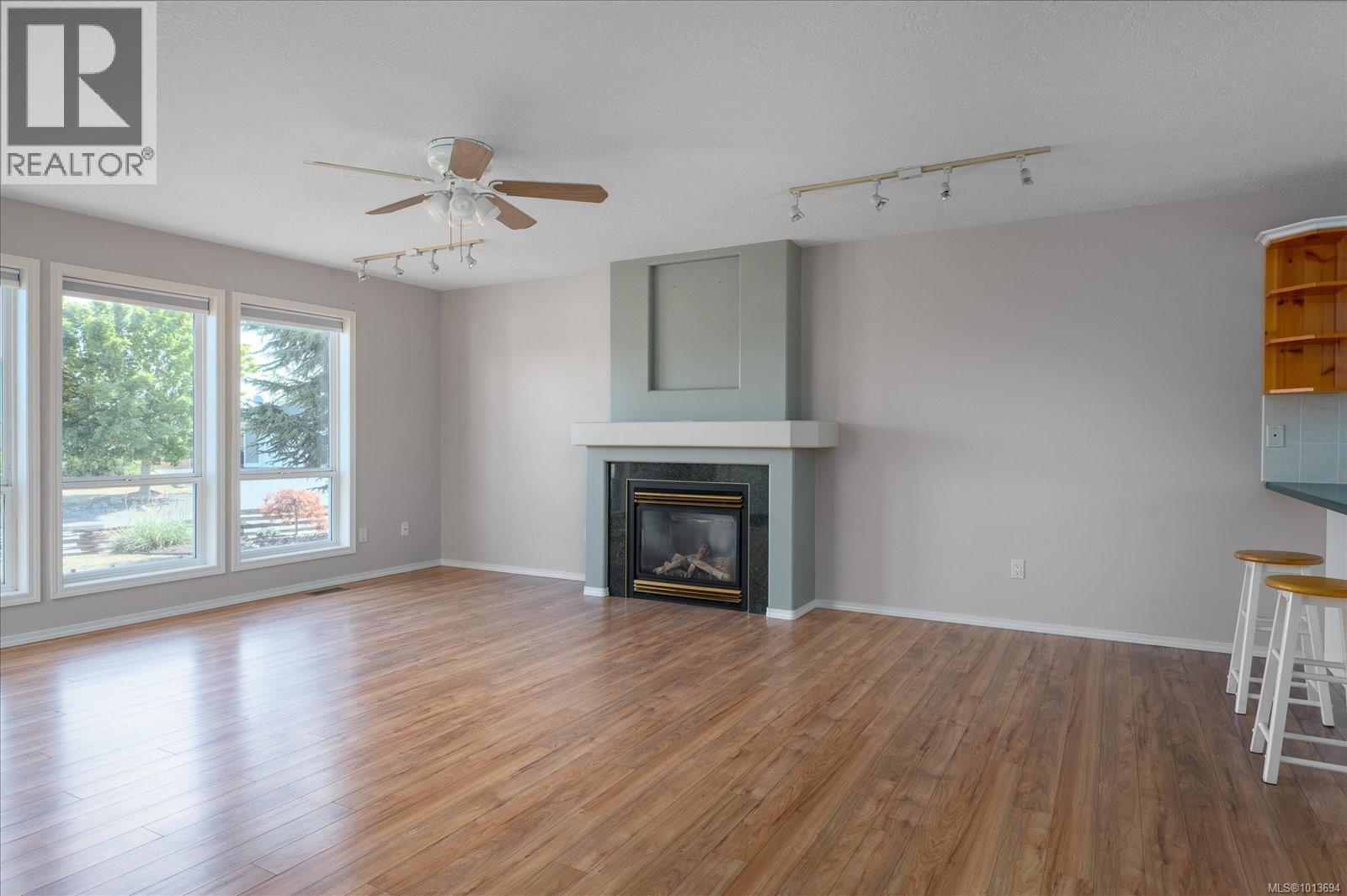 255 Strawberry Cres, Parksville
