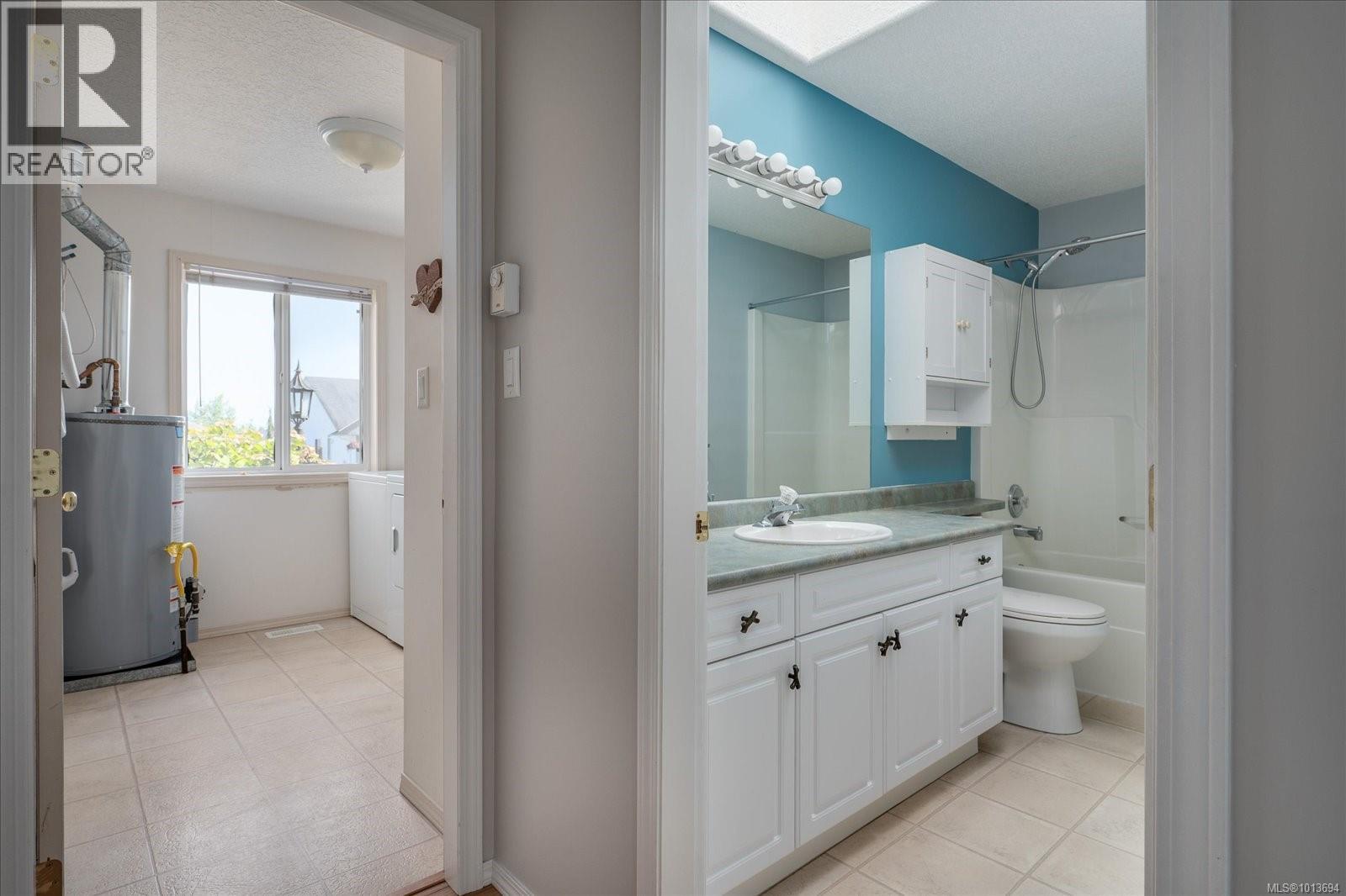 255 Strawberry Cres, Parksville