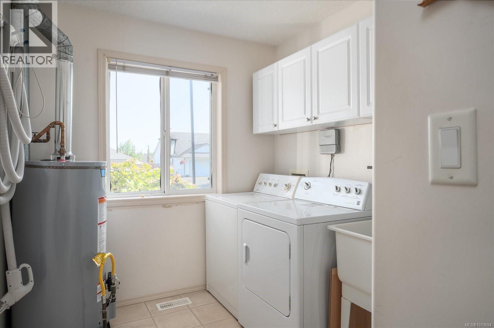 255 Strawberry Cres, Parksville