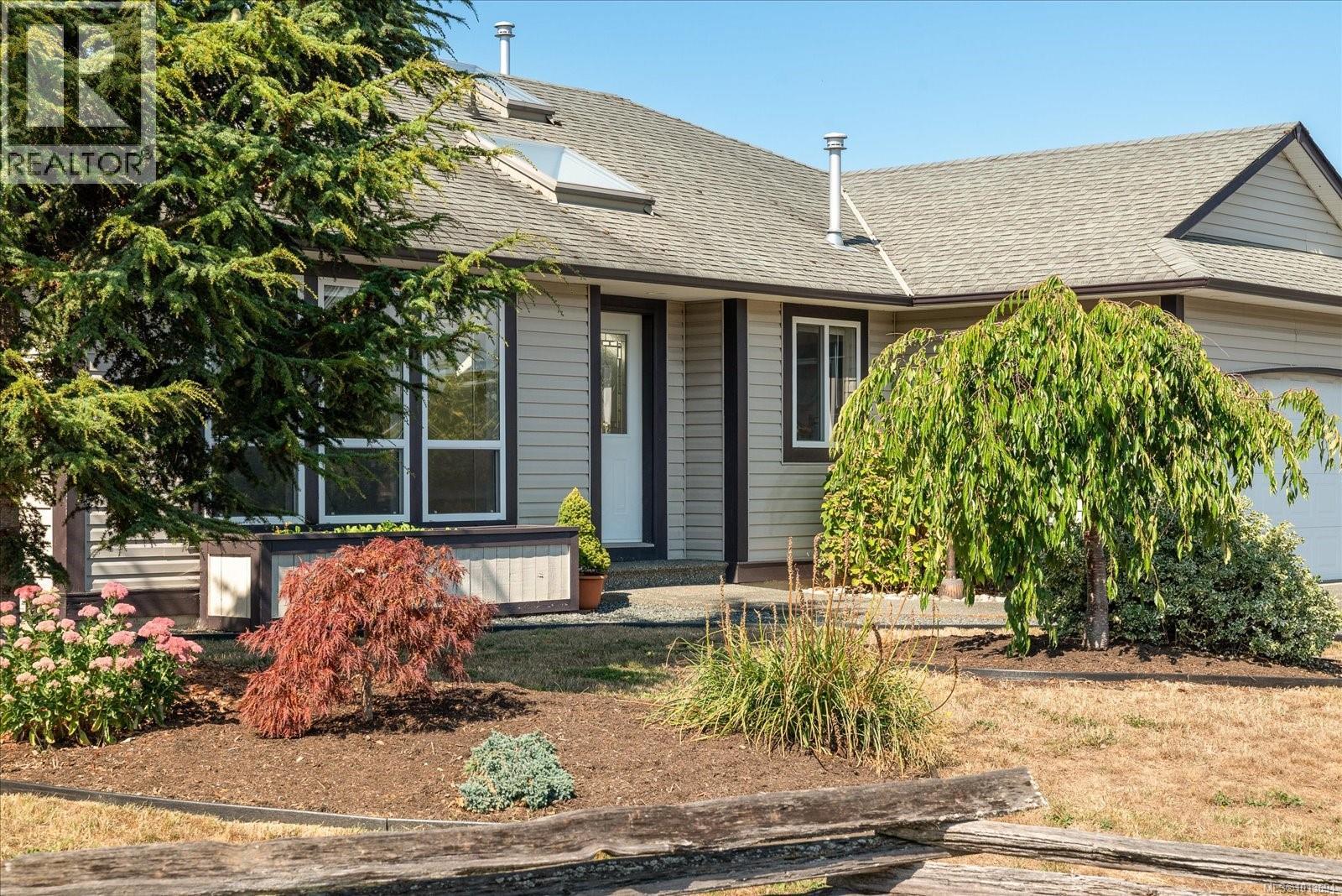 255 Strawberry Cres, Parksville