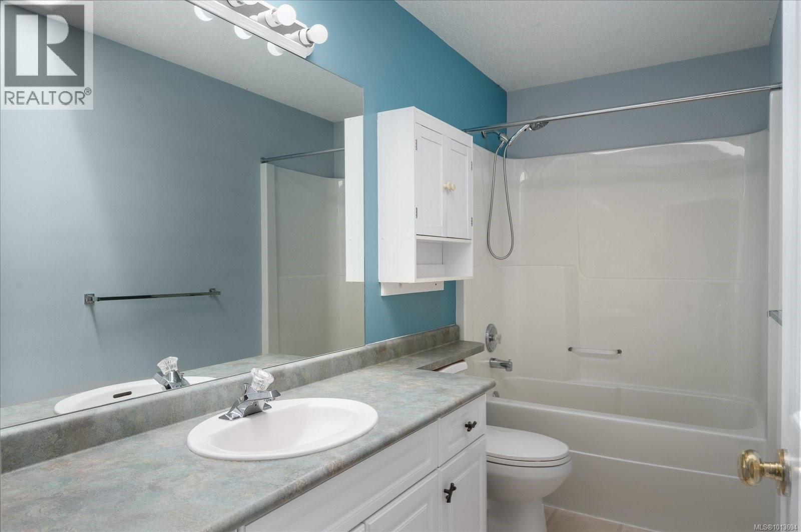 255 Strawberry Cres, Parksville