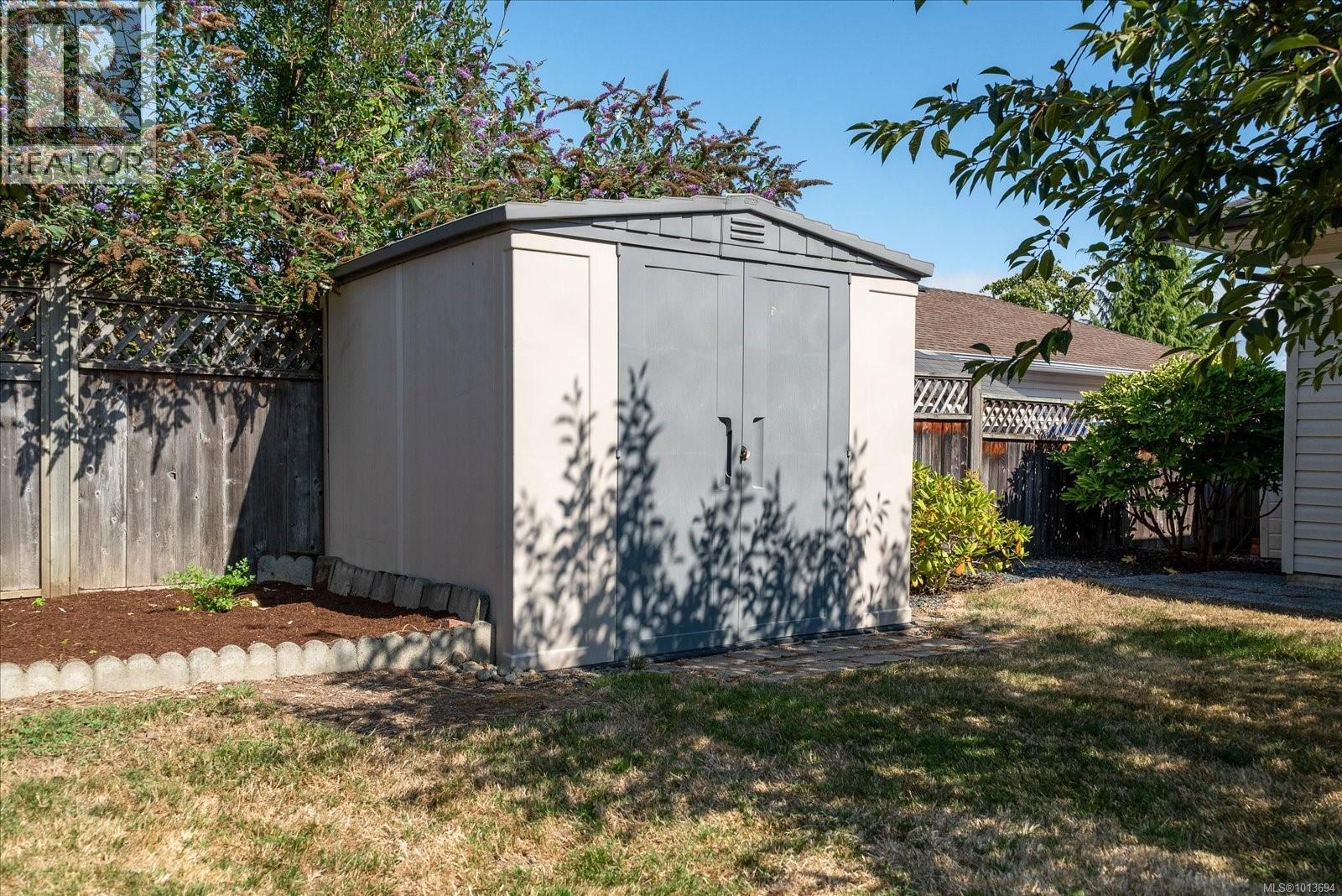 255 Strawberry Cres, Parksville