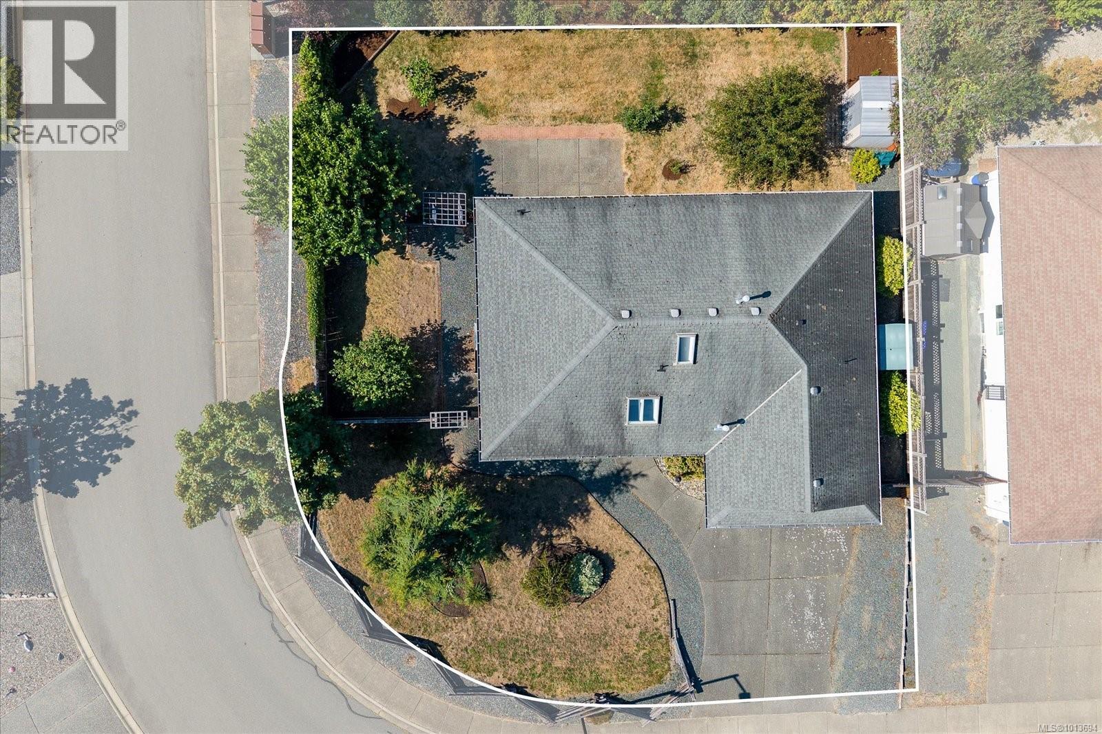 255 Strawberry Cres, Parksville