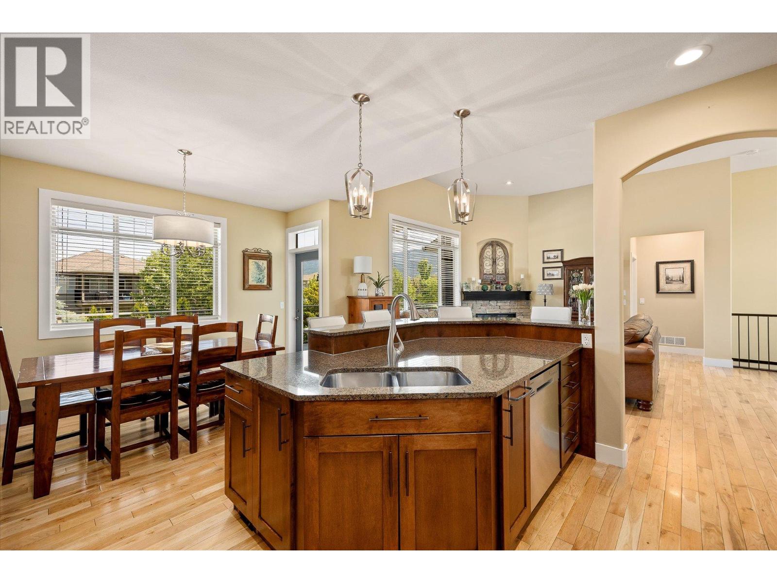  12860 Cliffshore Drive, Lake Country