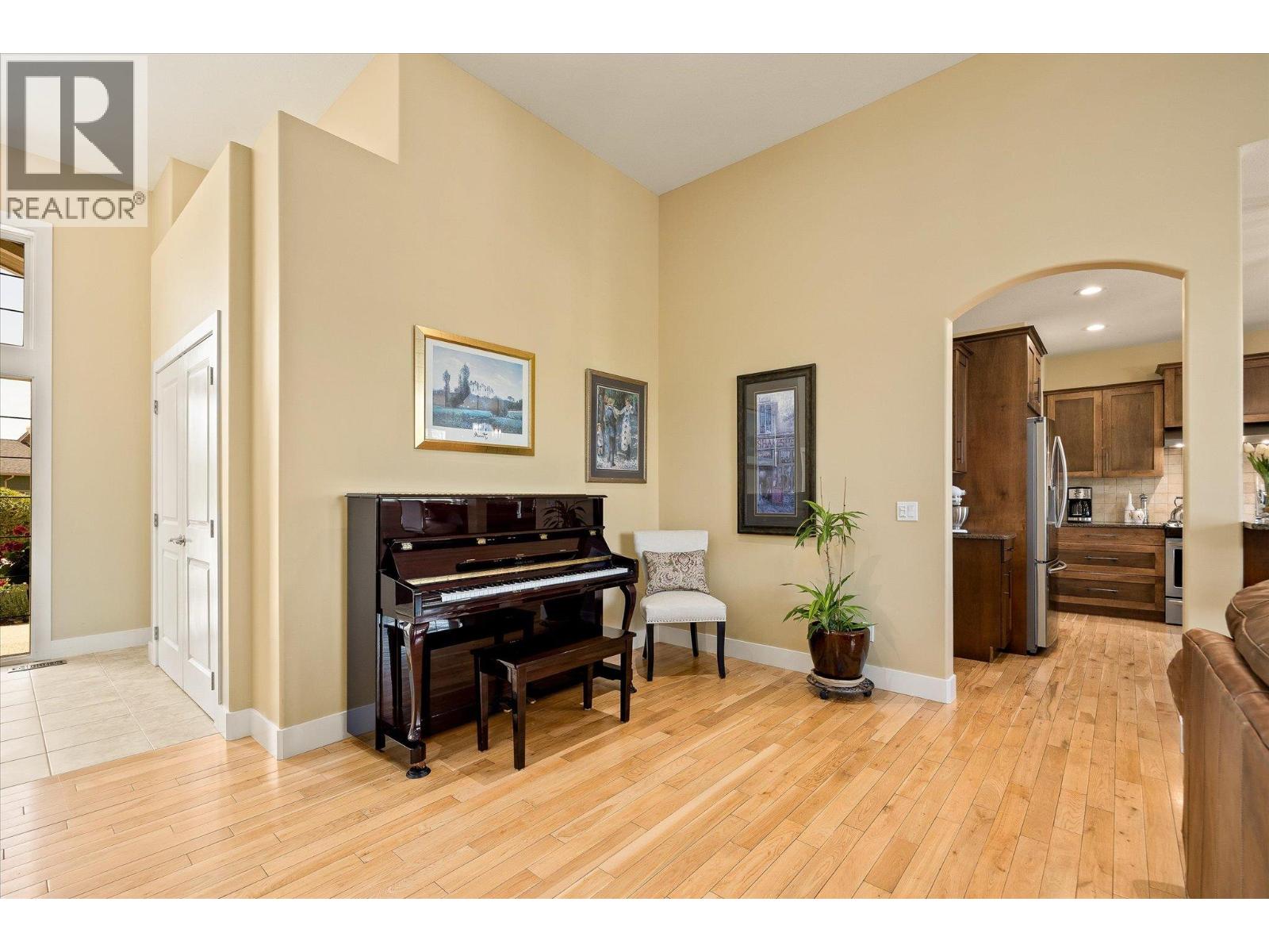  12860 Cliffshore Drive, Lake Country