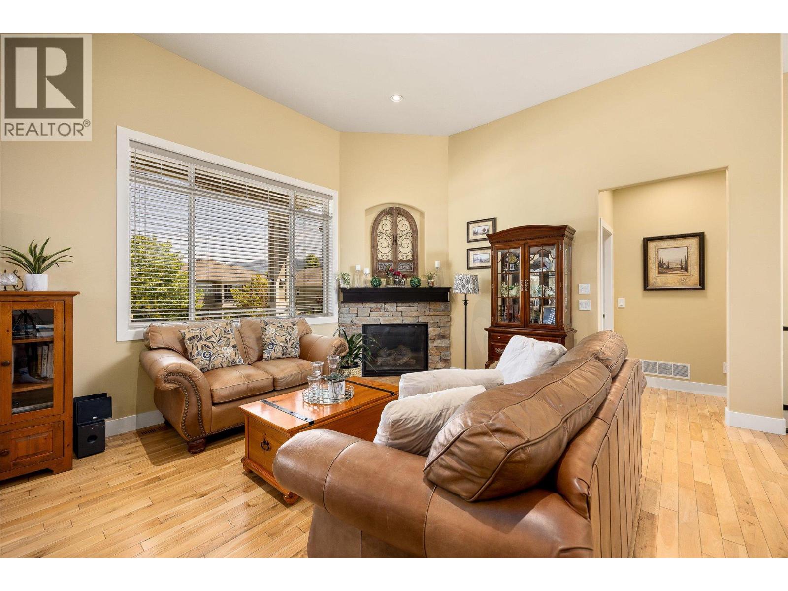  12860 Cliffshore Drive, Lake Country