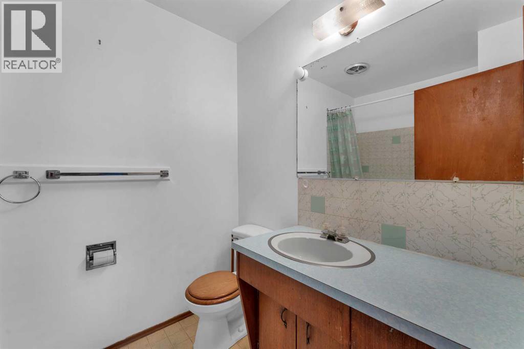 Multi-family House Bungalow for Sale in  /   Avenue SE Albert Park/Radisson Heights Calgary 