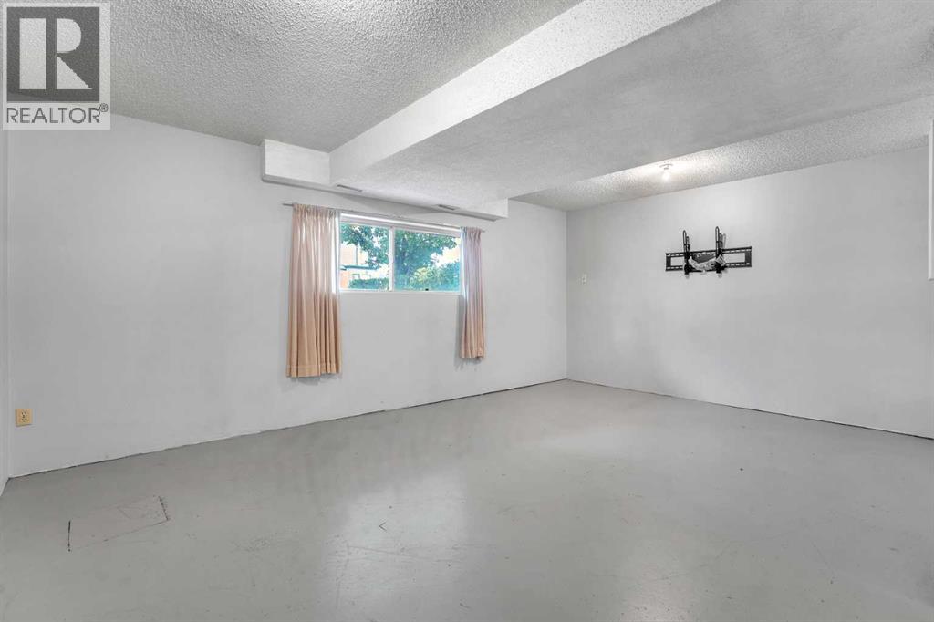 Multi-family House Bungalow for Sale in  /   Avenue SE Albert Park/Radisson Heights Calgary 