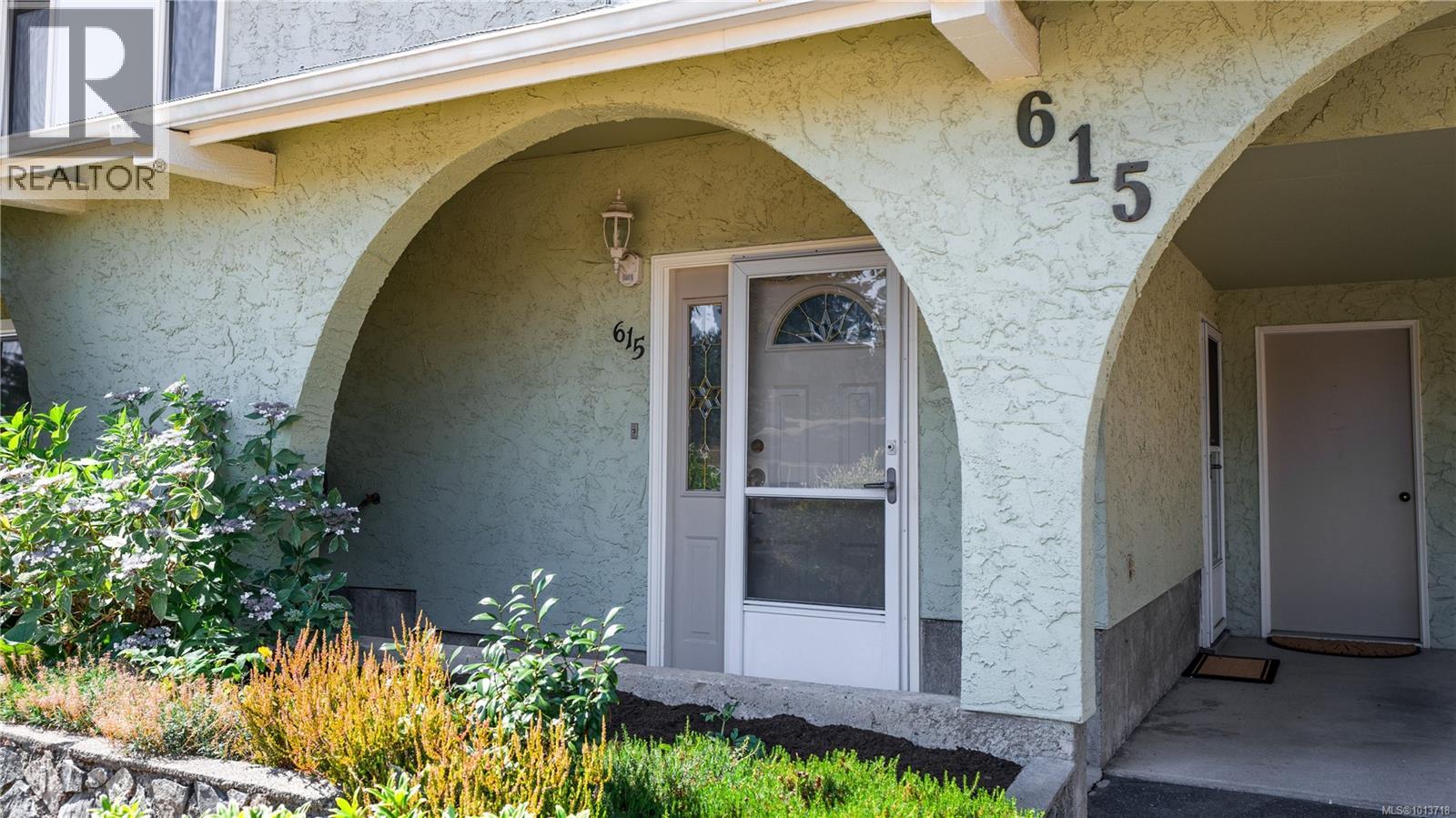 Single Family House for Sale in  Vanalman Ave Saanich 
